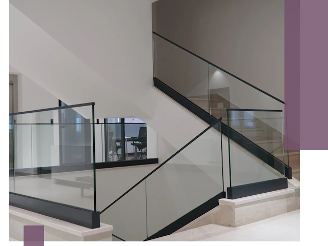 Стеклянные перила премиум-класса с установкой в Курганинске