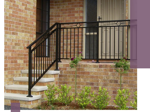 Уличные перила из металла под ключ в Курганинске